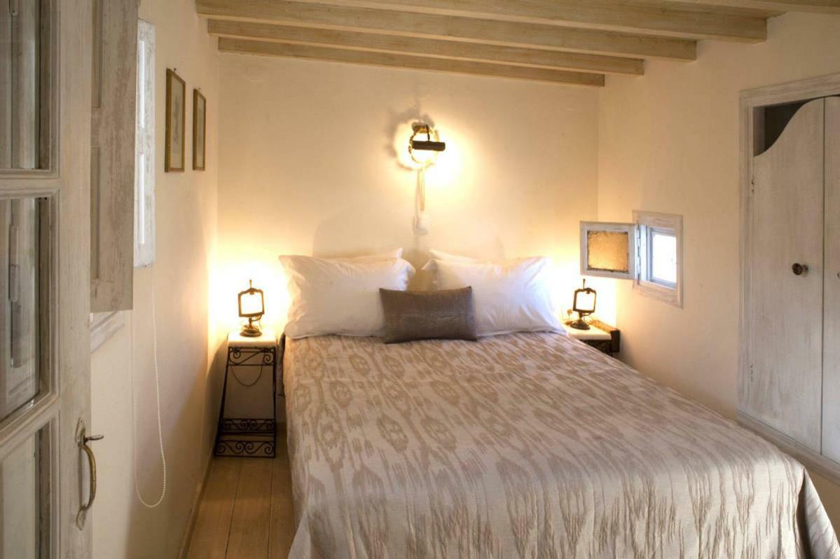 Heliophos Boutique Caves Aparthotel Oía