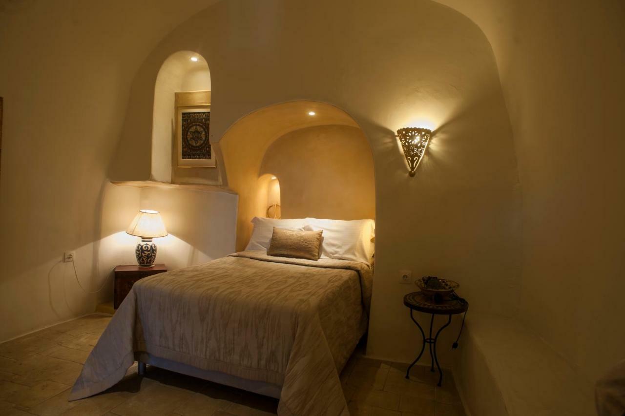 Heliophos Boutique Caves Aparthotel Oía